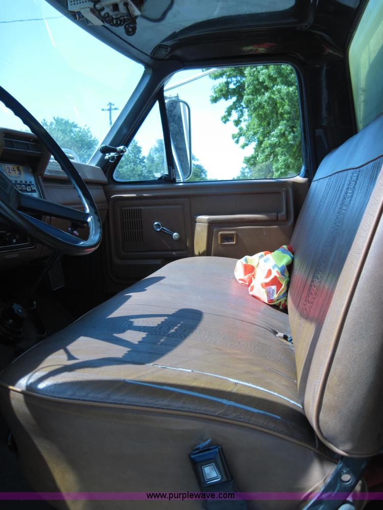 image for item A1328 1980 Ford F700 firetruck