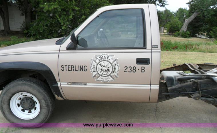 image for item A1337 1992 Chevrolet Cheyenne 2500 pickup truck