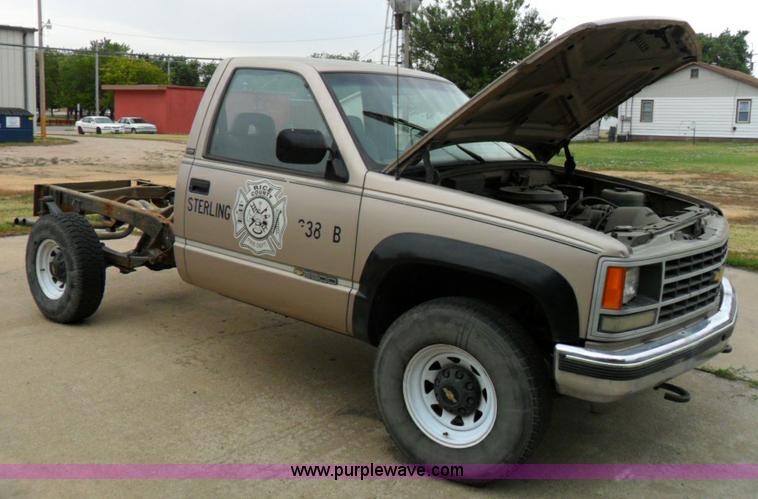 image for item A1337 1992 Chevrolet Cheyenne 2500 pickup truck