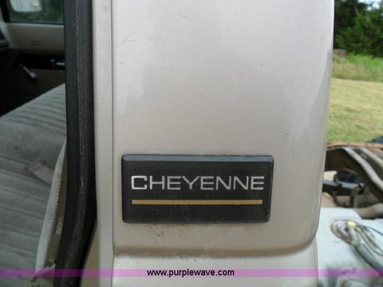 image for item A1337 1992 Chevrolet Cheyenne 2500 pickup truck