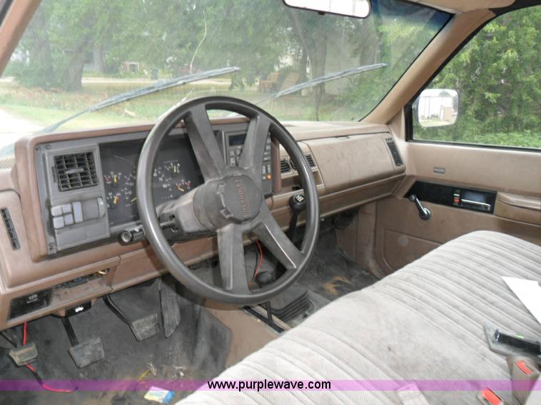 image for item A1337 1992 Chevrolet Cheyenne 2500 pickup truck