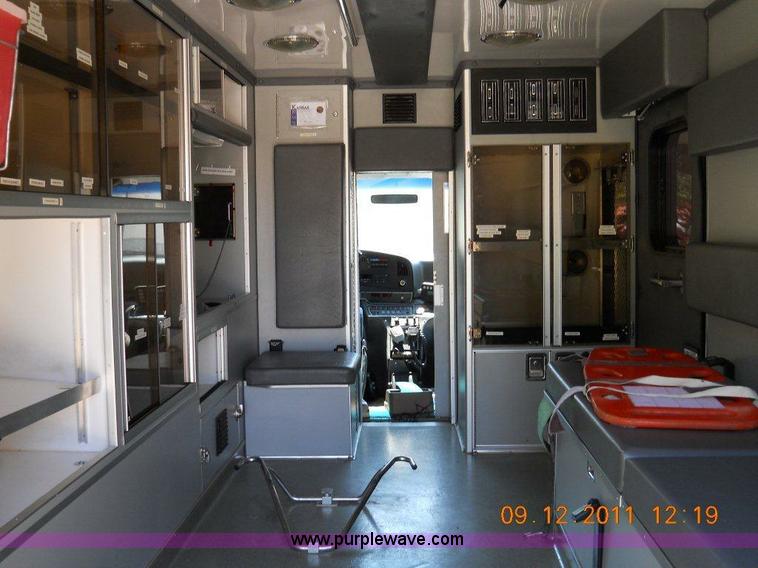 image for item A1349 1995 Ford E350 ambulance