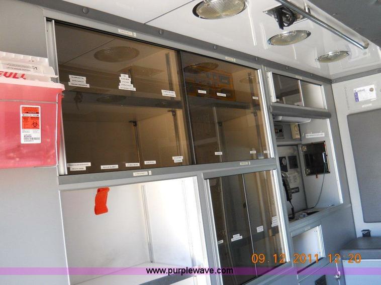 image for item A1349 1995 Ford E350 ambulance