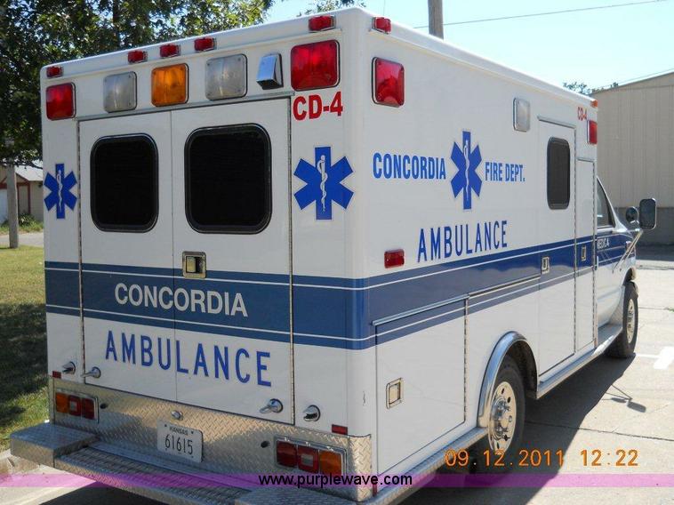 image for item A1349 1995 Ford E350 ambulance