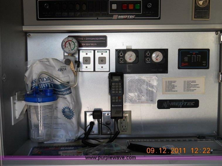 image for item A1349 1995 Ford E350 ambulance