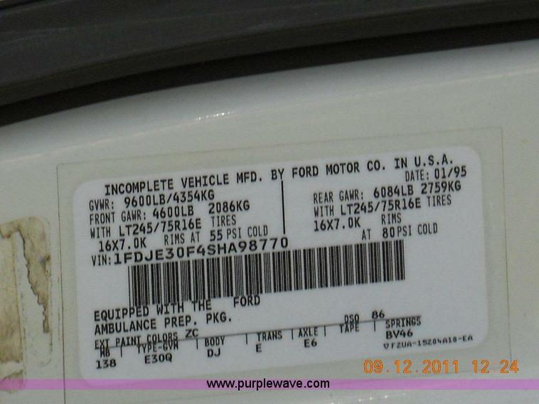 image for item A1349 1995 Ford E350 ambulance