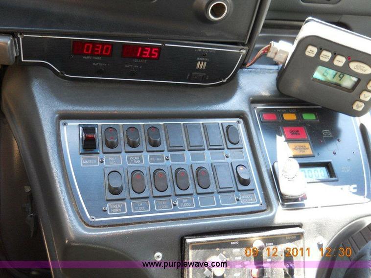 image for item A1349 1995 Ford E350 ambulance