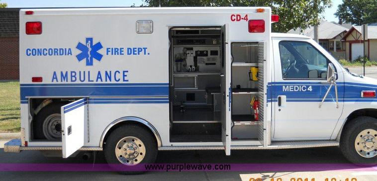 image for item A1349 1995 Ford E350 ambulance