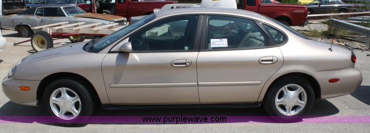 image for item A2224 1999 Ford Taurus SE
