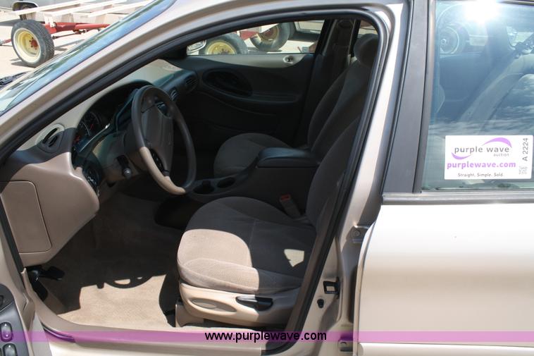 image for item A2224 1999 Ford Taurus SE