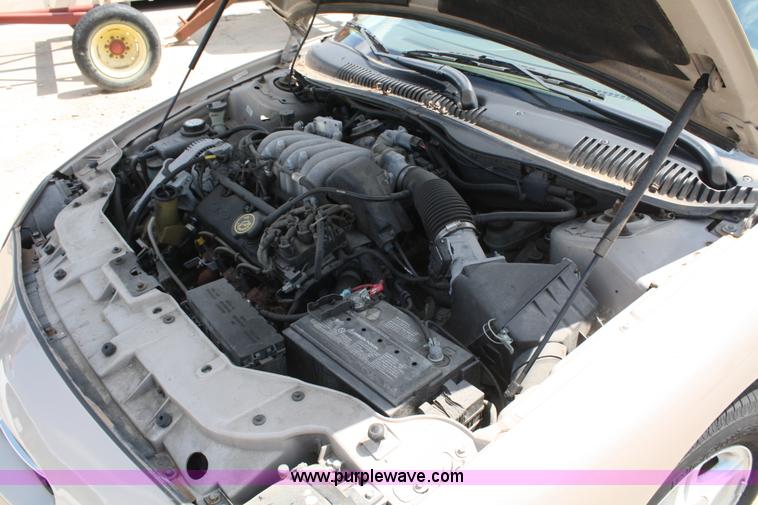 image for item A2224 1999 Ford Taurus SE