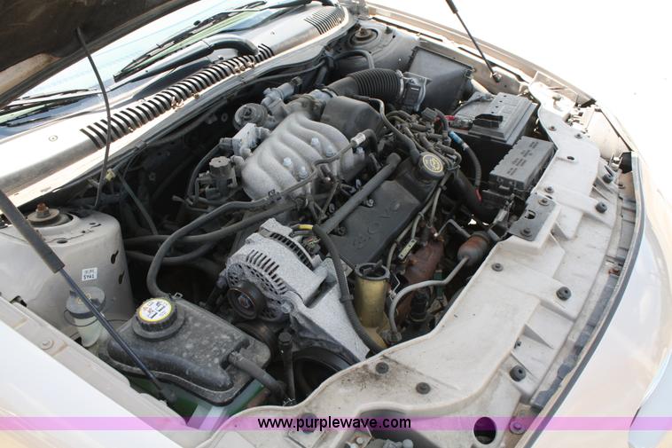 image for item A2224 1999 Ford Taurus SE