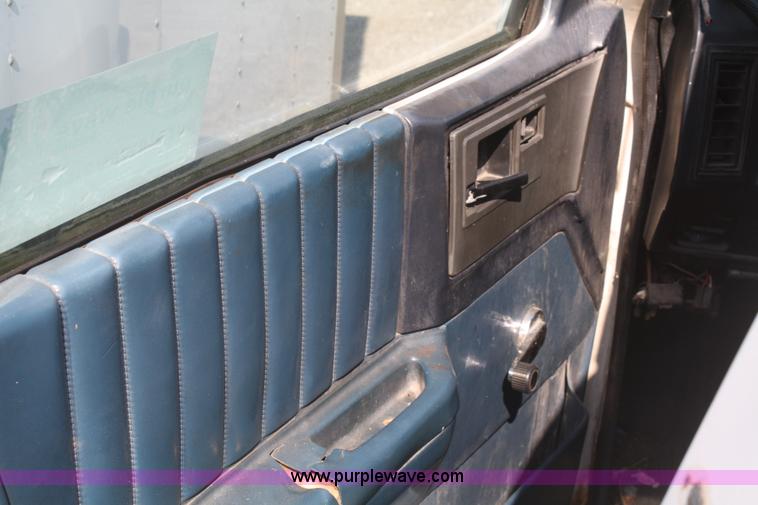 image for item A2284 1988 Chevrolet S10 pickup truck