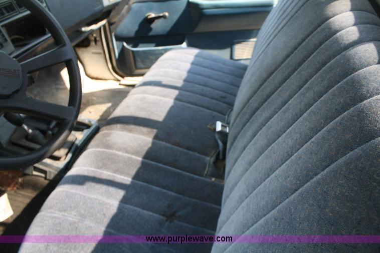 image for item A2284 1988 Chevrolet S10 pickup truck