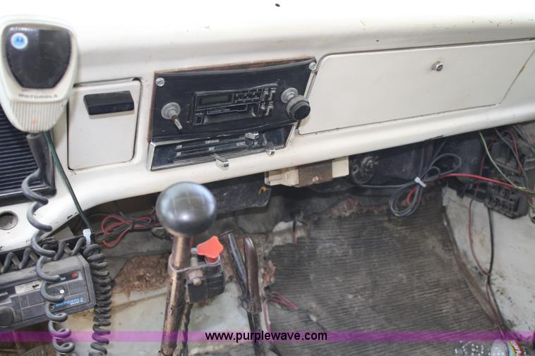 image for item A2285 1979 Ford F600 dump truck