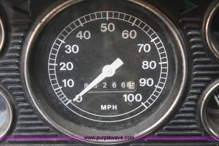 image for item A2285 1979 Ford F600 dump truck