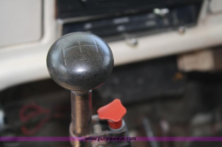 image for item A2285 1979 Ford F600 dump truck