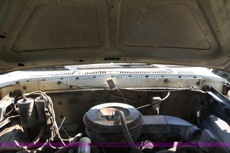 image for item A2285 1979 Ford F600 dump truck