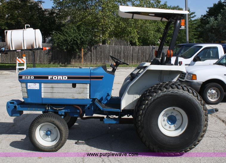 image for item A2312 1992 Ford 2120 tractor