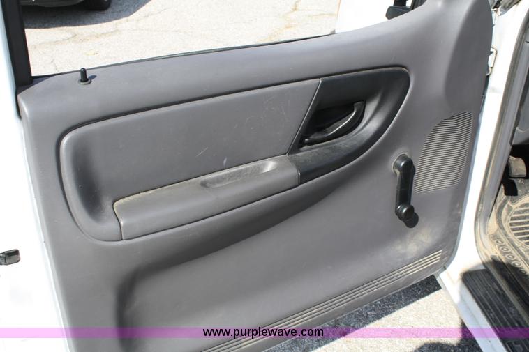 image for item A2314 2003 Ford Ranger supercab pickup truck