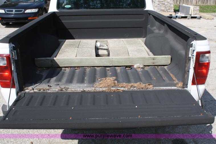 image for item A2314 2003 Ford Ranger supercab pickup truck