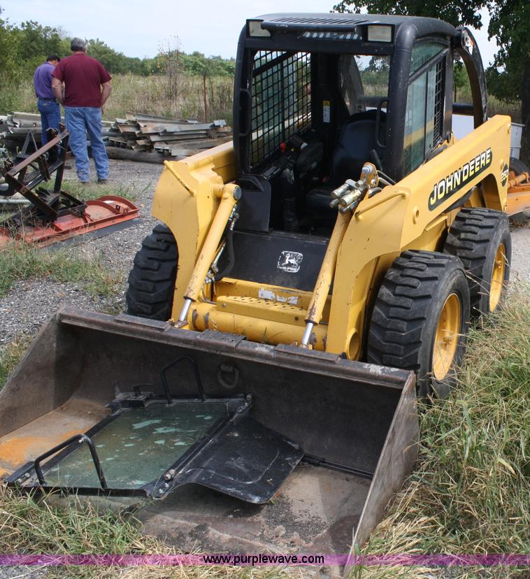 image for item A2340 2001 John Deere 250 skid steer