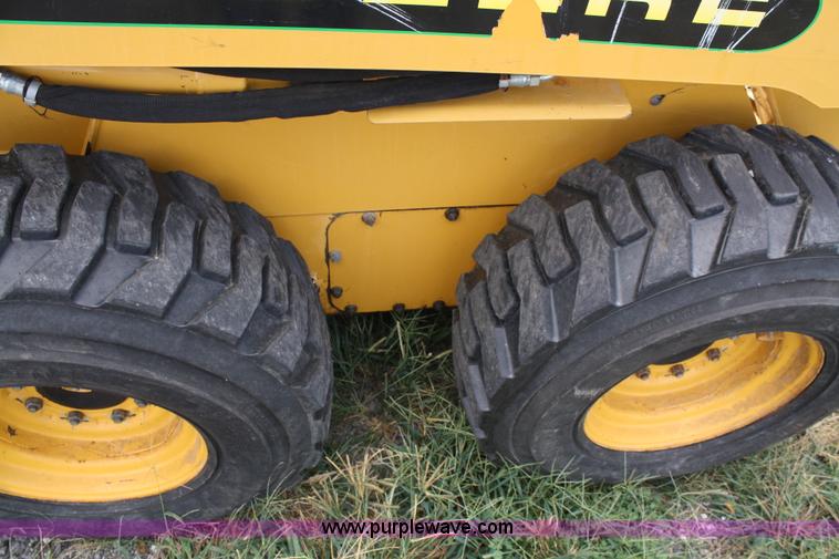 image for item A2340 2001 John Deere 250 skid steer