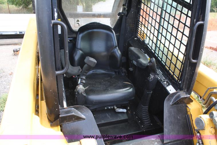 image for item A2340 2001 John Deere 250 skid steer