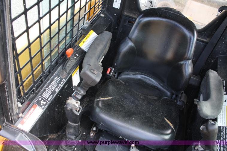 image for item A2340 2001 John Deere 250 skid steer