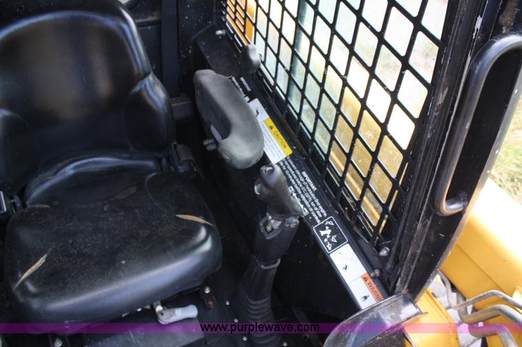 image for item A2340 2001 John Deere 250 skid steer