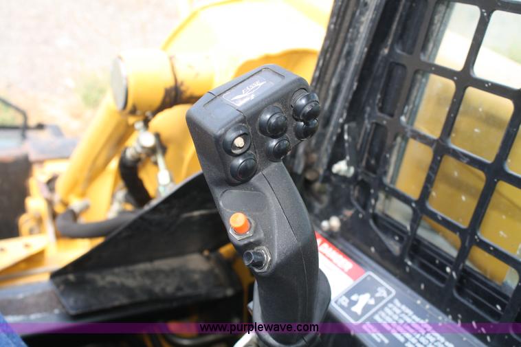 image for item A2340 2001 John Deere 250 skid steer