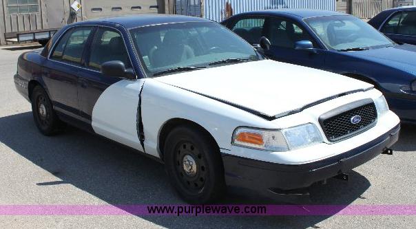 image for item A2585 2006 Ford Crown Victoria Police Interceptor