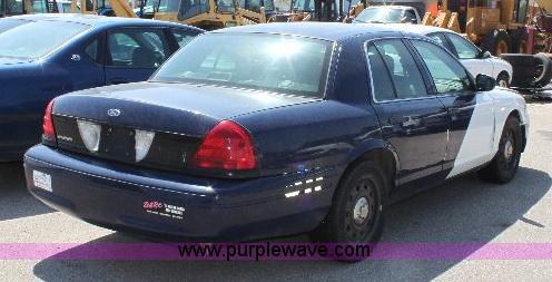 image for item A2585 2006 Ford Crown Victoria Police Interceptor