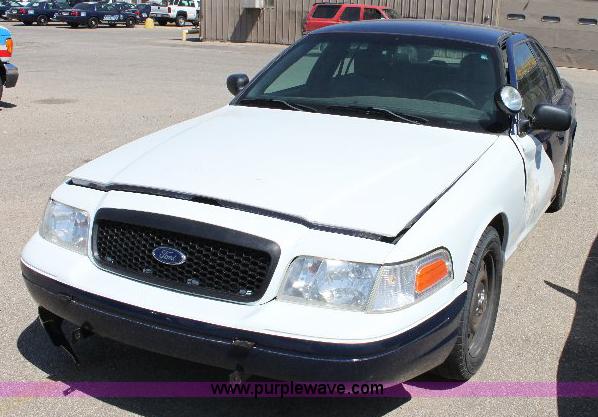image for item A2585 2006 Ford Crown Victoria Police Interceptor
