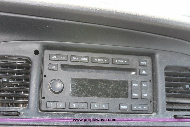 image for item A2585 2006 Ford Crown Victoria Police Interceptor
