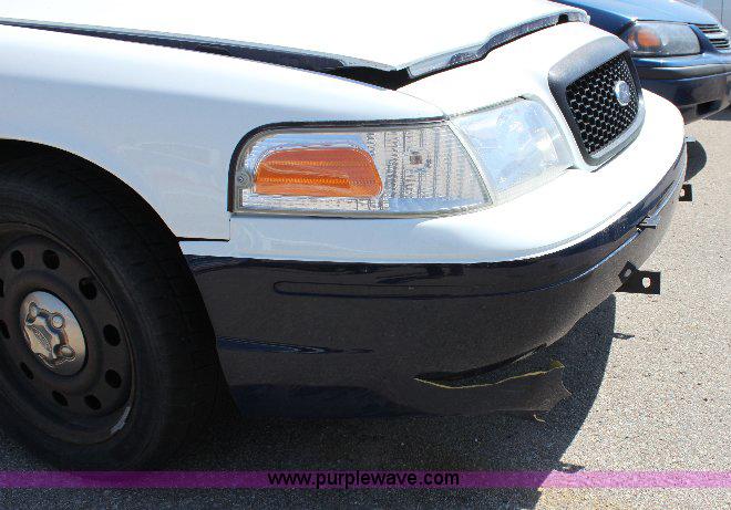 image for item A2585 2006 Ford Crown Victoria Police Interceptor