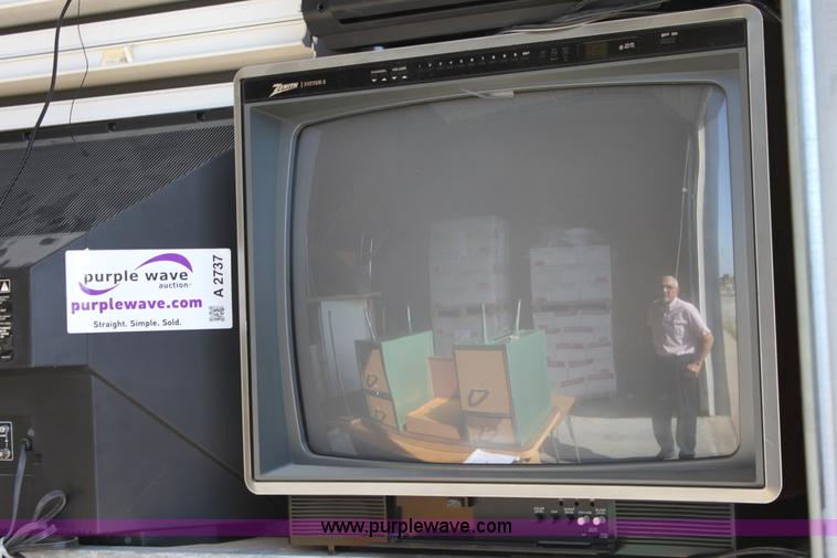 image for item A2737 Assorted electronics