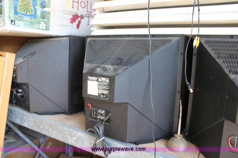 image for item A2737 Assorted electronics