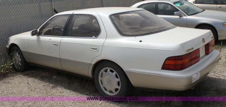 image for item A2738 1990 Lexus LS400