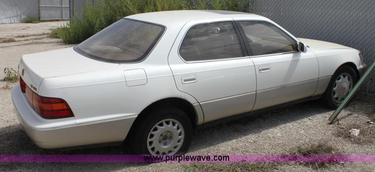 image for item A2738 1990 Lexus LS400