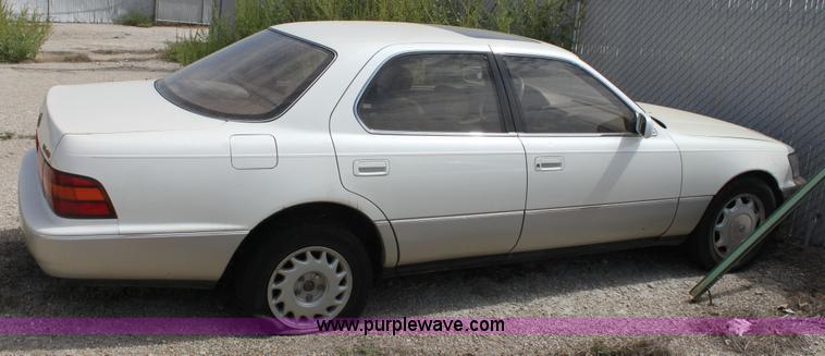 image for item A2738 1990 Lexus LS400