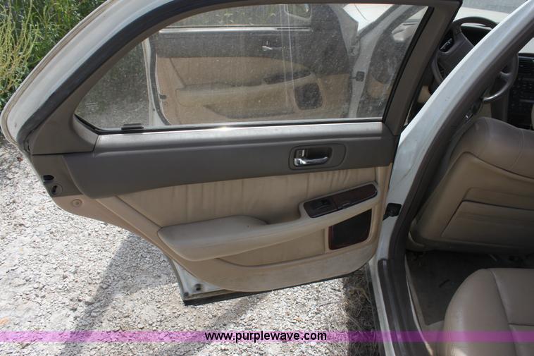 image for item A2738 1990 Lexus LS400