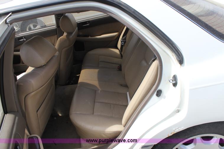 image for item A2738 1990 Lexus LS400