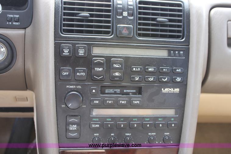 image for item A2738 1990 Lexus LS400