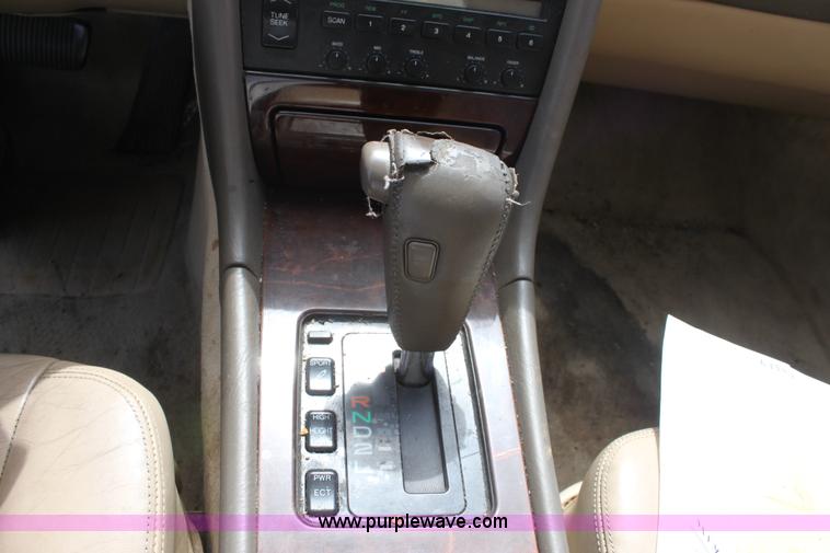 image for item A2738 1990 Lexus LS400