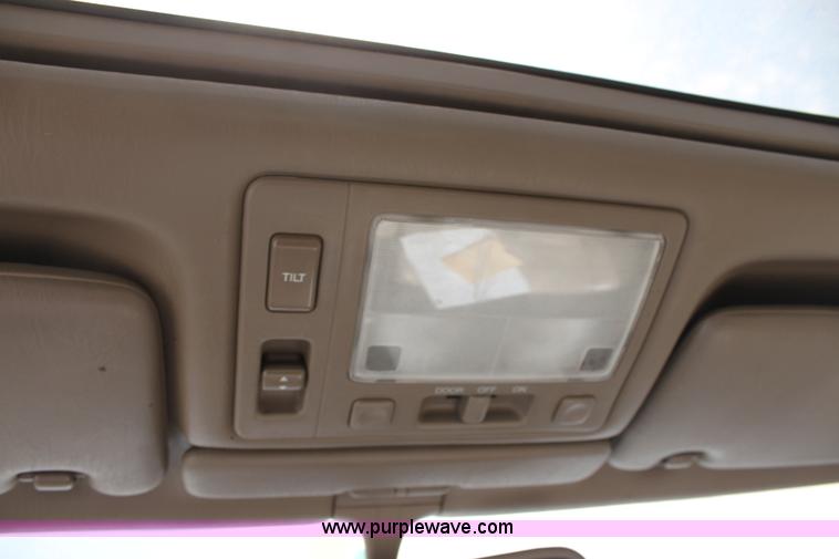 image for item A2738 1990 Lexus LS400