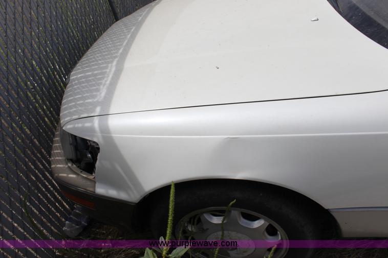 image for item A2738 1990 Lexus LS400