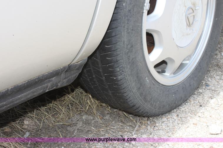 image for item A2738 1990 Lexus LS400