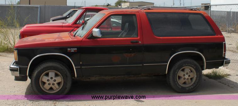 image for item A2739 1989 Chevrolet S10 Blazer SUV