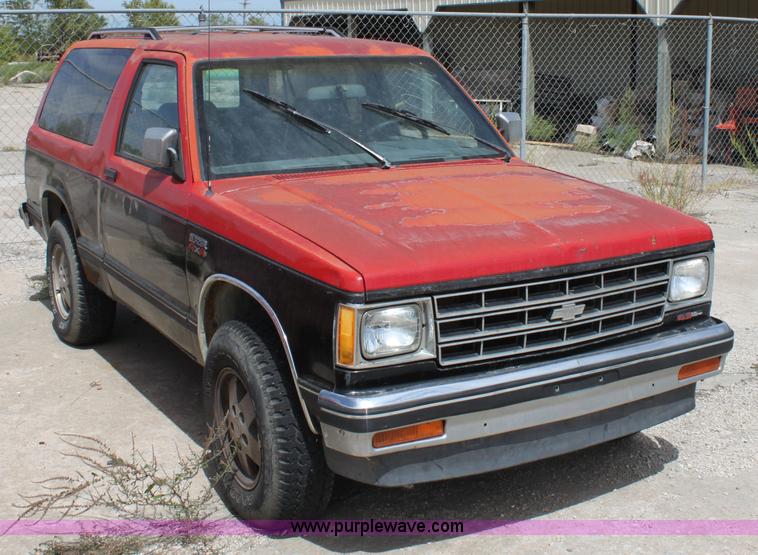 image for item A2739 1989 Chevrolet S10 Blazer SUV
